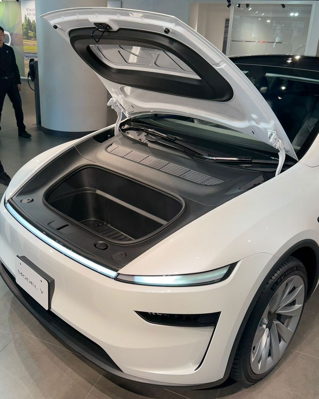 Model Y - View 4